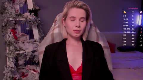 Snapshot of imnotmia chatting on January 6, 10:41 am Mia online show from January 6, 10:41 am