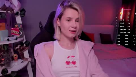 Snapshot of imnotmia chatting on January 17, 11:48 am Mia online show from January 17, 11:48 am