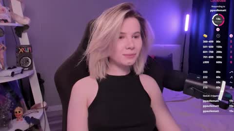 Snapshot of imnotmia chatting on March 21, 11:37 am Mia online show from March 21, 11:37 am