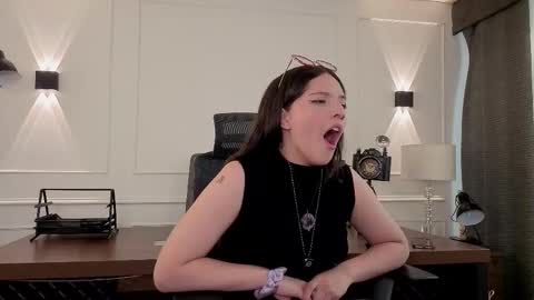 Karen  online show from March 3, 7:20 pm