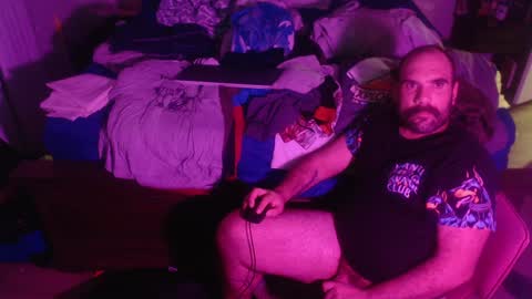 I use to be imeverythingandnothing online show from December 5, 10:55 am