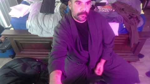 I use to be imeverythingandnothing online show from December 5, 4:12 pm