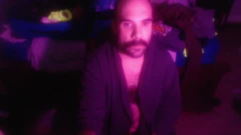 I use to be imeverythingandnothing online show from December 5, 11:40 pm