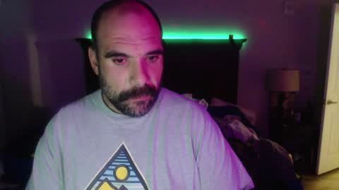 I use to be imeverythingandnothing online show from December 6, 2:46 am