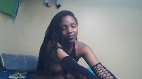 Snapshot of imyour_girl chatting on October 23, 12:32 am Im sonny online show from October 23, 12:32 am