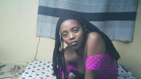 Snapshot of imyour_girl chatting on November 1, 1:18 am Im sonny online show from November 1, 1:18 am