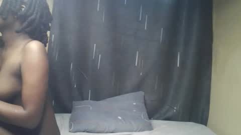 Snapshot of imyour_girl chatting on November 16, 6:41 am Im sonny online show from November 16, 6:41 am