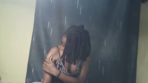 Snapshot of imyour_girl chatting on November 18, 6:34 pm Im sonny online show from November 18, 6:34 pm