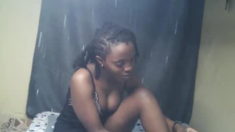 Snapshot of imyour_girl chatting on November 20, 7:35 pm Im sonny online show from November 20, 7:35 pm