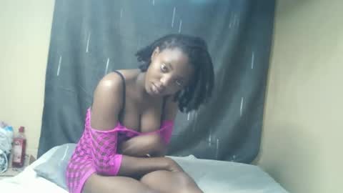 Snapshot of imyour_girl chatting on November 26, 8:15 am Im sonny online show from November 26, 8:15 am