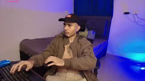Snapshot of imyourg0d chatting on June 25, 5:12 am Daniel thumb up me please its important Im new INDEPENDENT MODEL online show from June 25, 5:12 am
