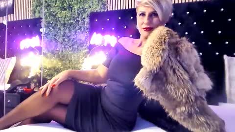 inanna_ishtar1 online show from October 7, 9:50 am