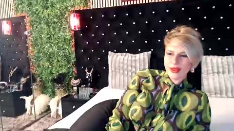 Snapshot of inanna_ishtar1 chatting on June 3, 9:23 am inanna_ishtar1 online show from June 3, 9:23 am