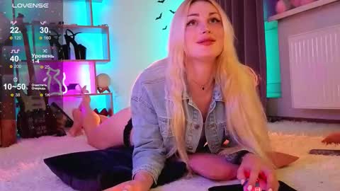  Dina  Help me reach 100 likes  online show from February 21, 9:05 pm