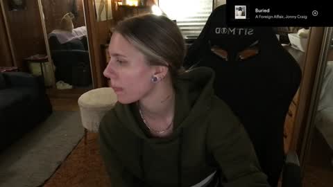 Snapshot of incognitoqueen chatting on December 5, 2:09 am Carter online show from December 5, 2:09 am