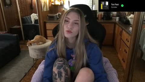 Snapshot of incognitoqueen chatting on January 5, 4:25 am Carter online show from January 5, 4:25 am