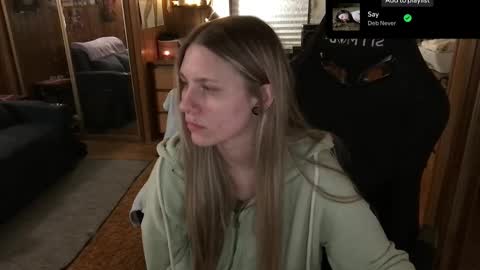 Snapshot of incognitoqueen chatting on February 9, 8:44 am Carter online show from February 9, 8:44 am