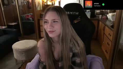 Snapshot of incognitoqueen chatting on February 18, 10:49 am Carter online show from February 18, 10:49 am