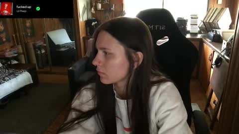 Snapshot of incognitoqueen chatting on May 4, 6:59 pm Carter online show from May 4, 6:59 pm