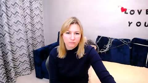 incredible_ariela online show from May 1, 10:53 am