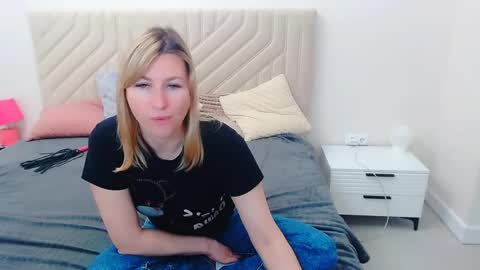 incredible_ariela online show from May 20, 11:27 am