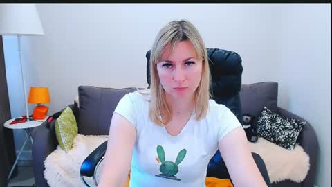 incredible_ariela online show from July 29, 9:51 am