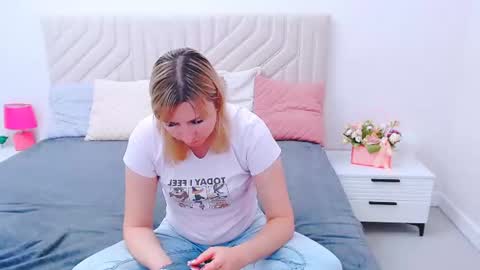 incredible_ariela online show from August 3, 2:22 pm