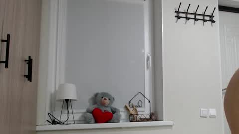 Snapshot of increible_della chatting on October 26, 5:19 pm Della online show from October 26, 5:19 pm