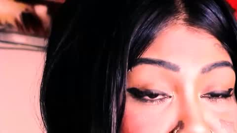 Snapshot of indian_dreamgirl chatting on September 29, 12:32 pm Bella Ambrosia online show from September 29, 12:32 pm