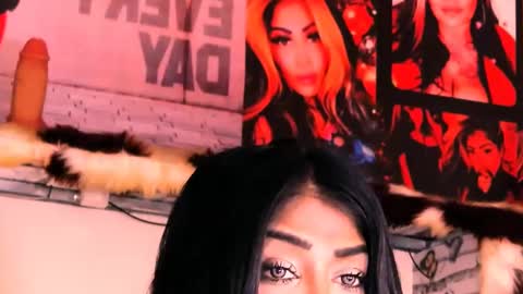 Snapshot of indian_dreamgirl chatting on October 9, 11:30 am Bella Ambrosia online show from October 9, 11:30 am