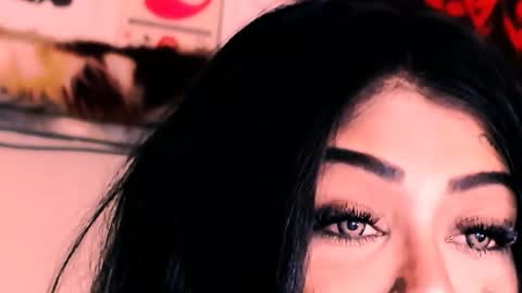 Snapshot of indian_dreamgirl chatting on November 24, 10:53 pm Bella Ambrosia online show from November 24, 10:53 pm