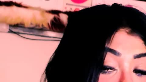 Snapshot of indian_dreamgirl chatting on December 1, 12:59 am Bella Ambrosia online show from December 1, 12:59 am