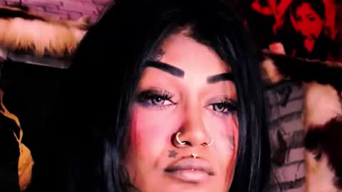 Snapshot of indian_dreamgirl chatting on May 18, 1:17 pm Bella Ambrosia online show from May 18, 1:17 pm