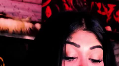 Snapshot of indian_dreamgirl chatting on May 25, 12:55 pm Bella Ambrosia online show from May 25, 12:55 pm