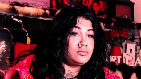 Snapshot of indian_dreamgirl chatting on June 14, 12:51 pm Bella Ambrosia online show from June 14, 12:51 pm