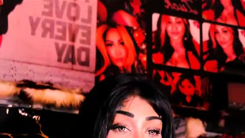 Snapshot of indian_dreamgirl chatting on July 21, 12:07 pm Bella Ambrosia online show from July 21, 12:07 pm