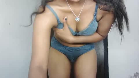 Snapshot of indian_saanvi chatting on July 23, 5:44 pm Saanu online show from July 23, 5:44 pm