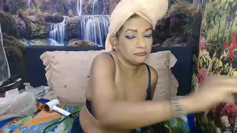 Snapshot of indianaqua79 chatting on February 5, 3:44 am Indianaqua online show from February 5, 3:44 am