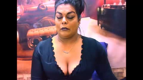 Snapshot of indiancherrypie chatting on June 28, 5:46 am indiancherrypie online show from June 28, 5:46 am