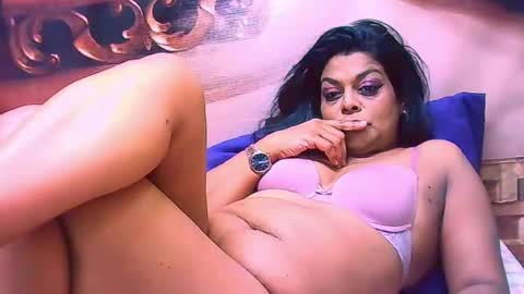 Snapshot of indiancherrypie chatting on July 31, 10:20 pm indiancherrypie online show from July 31, 10:20 pm