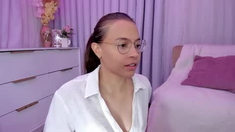 Snapshot of indiancutie_ chatting on February 5, 4:11 pm MIA online show from February 5, 4:11 pm