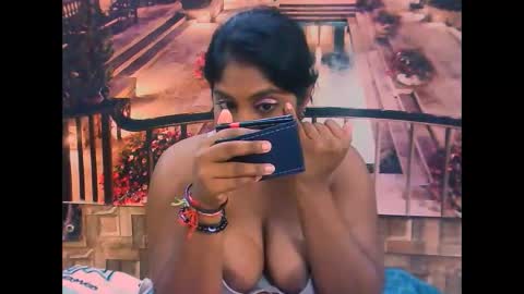 Snapshot of indiandiva27 chatting on February 23, 6:22 am indiandiva27 online show from February 23, 6:22 am