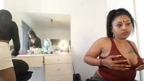 Snapshot of indianpandora chatting on October 28, 6:06 am indianpandora online show from October 28, 6:06 am