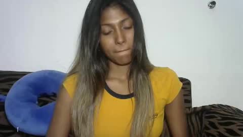 indianqtpie6 online show from December 5, 6:44 pm