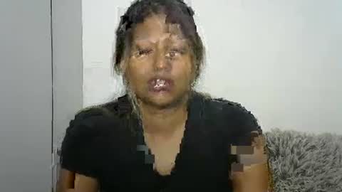 indianqtpie6 online show from October 6, 8:06 pm