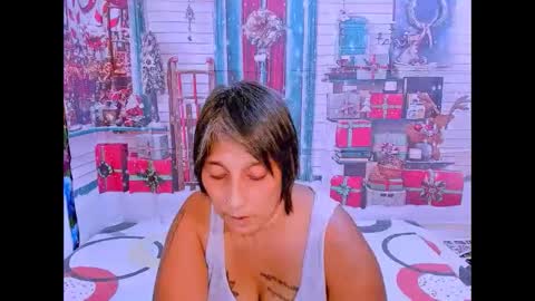 Snapshot of indianroxy27 chatting on November 30, 4:44 pm indianroxy27 online show from November 30, 4:44 pm