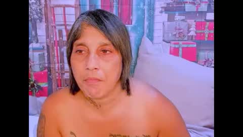 Snapshot of indianroxy27 chatting on December 4, 12:14 pm indianroxy27 online show from December 4, 12:14 pm