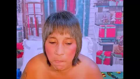 Snapshot of indianroxy27 chatting on December 5, 6:37 pm indianroxy27 online show from December 5, 6:37 pm