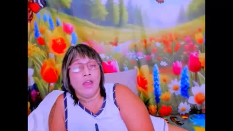 indianroxy27 online show from April 28, 6:35 pm