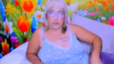 Snapshot of indianroxy27 chatting on July 2, 3:23 am indianroxy27 online show from July 2, 3:23 am